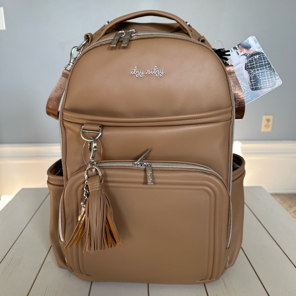Itzy Ritzy Boss Plus Large Diaper Bag w/ Changing Pad. Chai. Brand New w/ Tags.